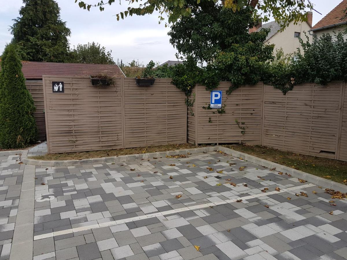 Zafir Sziget Apartman Шарвар Экстерьер фото