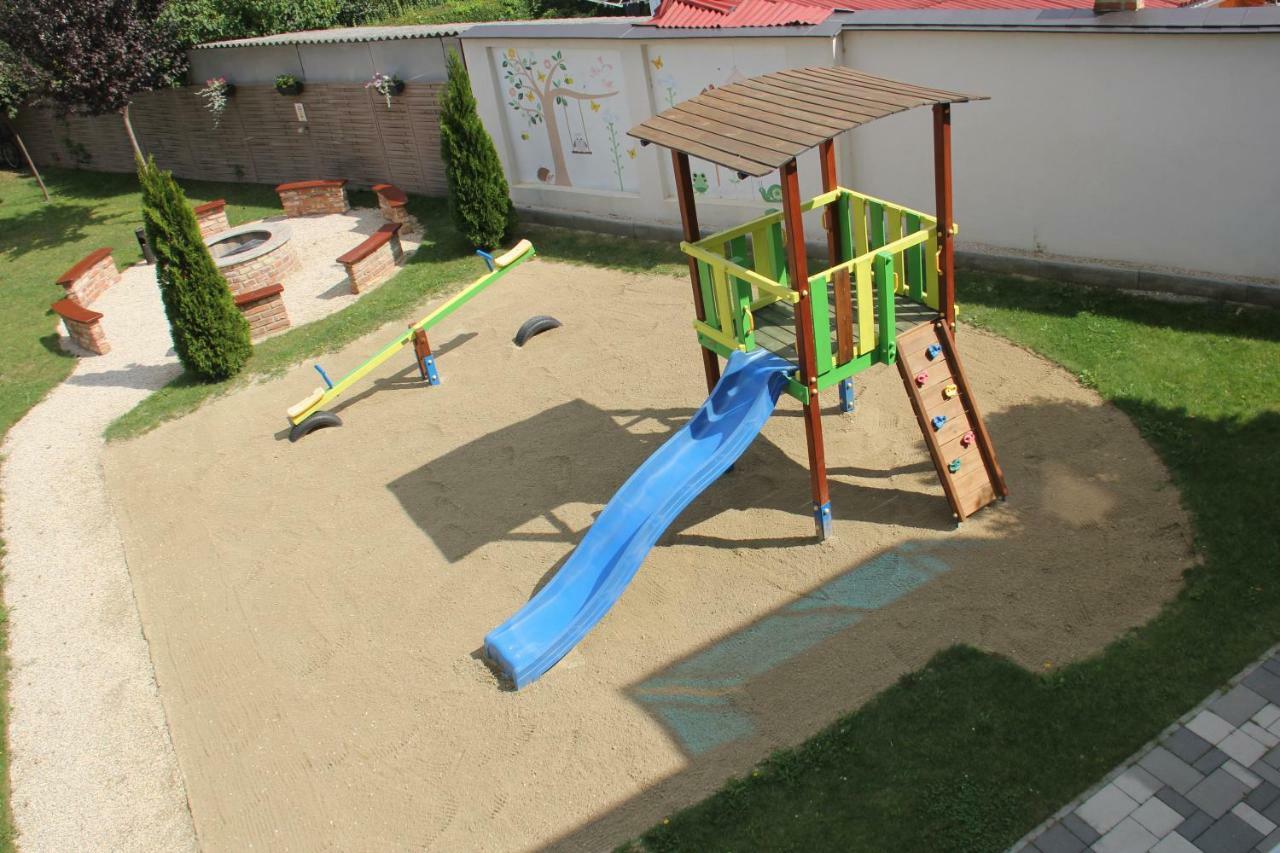Zafir Sziget Apartman Шарвар Экстерьер фото